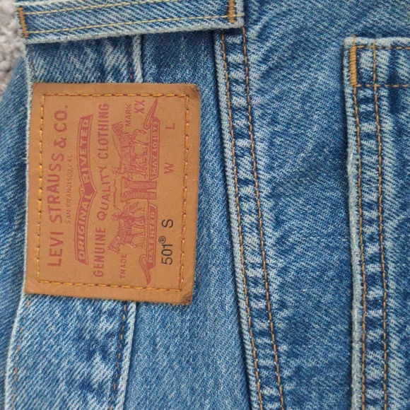 Levi's 501 distressed jeans 28x28 - Picture 3 of 9